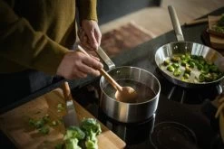 Fiskars Norden Stieltopf, Stahl, 2,5 l, Unbeschichtet -Dekohaus Verkauf 1067638 Fiskars Norden Steel Sauce Pan 25L Action