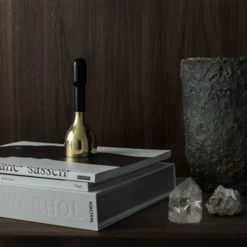 Skultuna Ring My Bell, Schwarz – Messing 7 Skultuna Ring My Bell, Schwarz – Messing -Dekohaus Verkauf 11Ringmybell iso HV