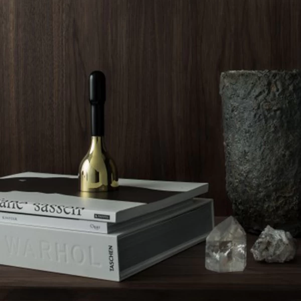 Skultuna Ring My Bell, Schwarz – Messing 5 Skultuna Ring My Bell, Schwarz – Messing – Bild 3