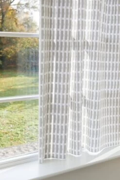 Artek Siena Baumwollstoff, 150 X 300 Cm, Grau – Hellgrau -Dekohaus Verkauf 4429071 Siena Fabric grey light grey shadow photo Nicole Bachmann master