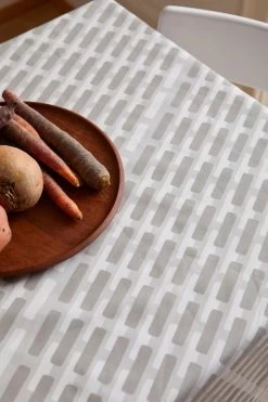 Artek Siena Baumwollstoff, 150 X 300 Cm, Grau – Hellgrau -Dekohaus Verkauf 4429076 Siena Fabric grey light grey shadow photo Nicole Bachmann master