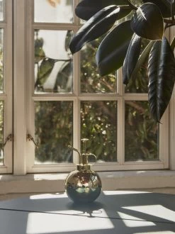 AYTM Globe Blumensprüher, Goldfarben -Dekohaus Verkauf AYTM D2 10 407