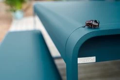 Bellevie Tisch, 196 x 90 cm, Acapulcoblau -Dekohaus Verkauf BELLEVIE BLEU ACAPULCO OCEAN LOVERS VISUEL2020 SEBASTIEN EROME