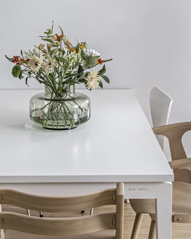 Marimekko Vase Urna, Oliv 4 Marimekko Vase Urna, Oliv – Bild 2