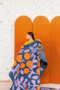 Terttu Teppich, Blau -Dekohaus Verkauf Finarte AW19 collection Terttu blue photo Suvi Kes l inen