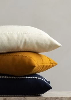 Menu Losaria Kissen, 60 × 40 cm, Elfenbein -Dekohaus Verkauf MENU Losaria Pillow 1