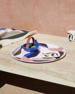 Marimekko Oiva – Berry Tasse, 2,5 dl, Weiß - Blau - Puderrosa - Rot -Dekohaus Verkauf Marimekko 223 224 12 0079