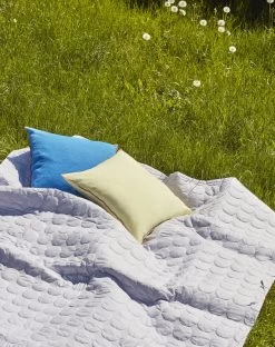 Hay Outline Kissen, 50 X 50 Cm, Persisch Blau -Dekohaus Verkauf Mega Dot lavender Outline Cushion vivid blue Outline Cushion lemon sorbet