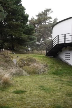 Louis Poulsen AJ Garden Wegeleuchte, Lang, 3000 K, Verankerung Ohne Adapter -Dekohaus Verkauf SS23 AJ Garden Tall 4 10011role 3