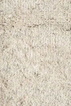 Uni Teppich, Elfenbeinweiß -Dekohaus Verkauf Woodnotes Hand knotted wool rug Uni 18500115 ivory white woodnotes 2