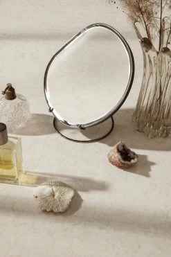 Ferm LIVING Pond Tischspiegel, Chrom Dunkel -Dekohaus Verkauf fermLIVING AW21 PondTableMirrorDarhChrome image