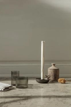 Ferm LIVING Ripple Verrines Gläser, 4 Stück, Rauchgrau -Dekohaus Verkauf fermLIVING AW21 RippleLowGlasses BowlCandleHolderSingle DrypCandle image