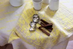 Villiyrtit Händehandtuch, Gelb - Leinen -Dekohaus Verkauf lapuankankurit paussi towel and villiyrtit towel linen yellow 2