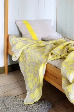 Villiyrtit Tischdecke/Überwurf, 150 x 200 cm, Gelb - Leinen -Dekohaus Verkauf lapuankankurit villiyrtit tablecloth blanket yellow linen 2 0