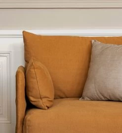 Menu Mimoides Kissen, 40 × 40 cm, Ocker -Dekohaus Verkauf sisustuskuva Mimoides Pillow Birch Ochra VS